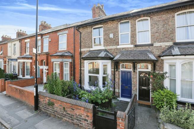 4 bedroom terraced house for sale in Burton Stone Lane York