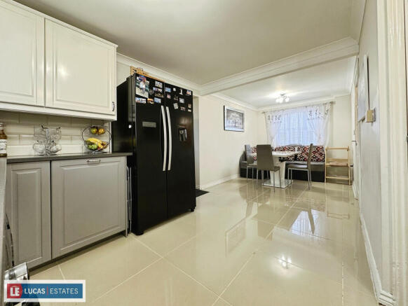 7b271fa4-E-4432-9...