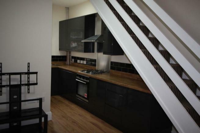2 bedroom ground floor flat to rent