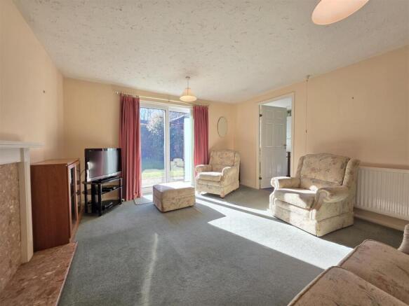 24 Warwick Way, Ashby-De-La-Zouch