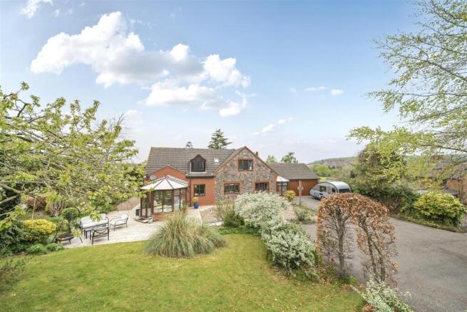 Manor Drive, Worthington
