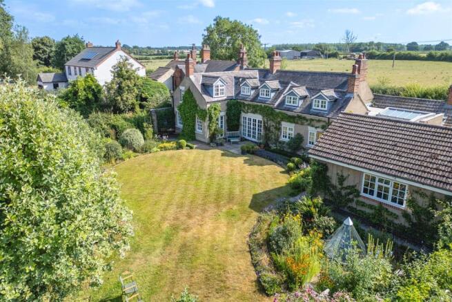 10 Main Street, Newton Burgoland