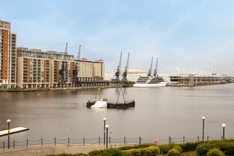 Western Beach Apartments, 36 Hanover Avenue, London, E16