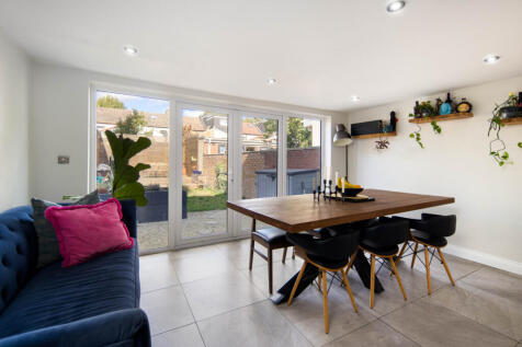 Halley Road, London, E7