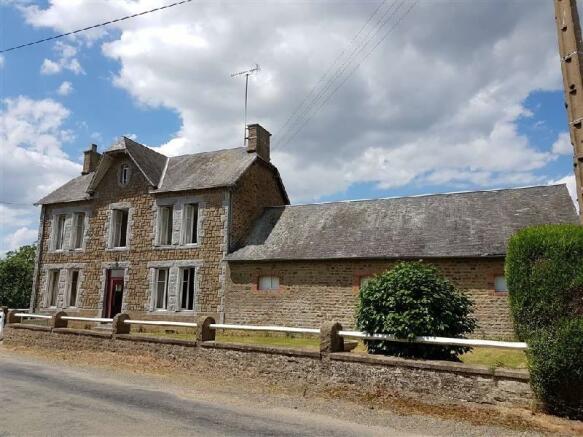 3 bedroom house for sale in Landivy, Mayenne, 53190, France