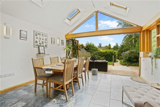 Garden/Dining Room