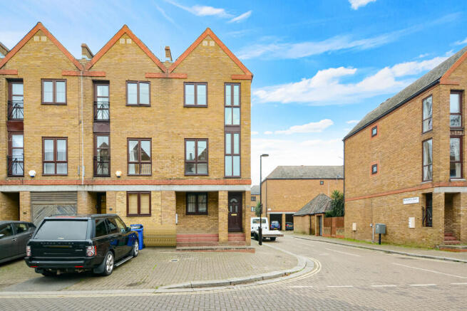 20 Brunswick Quay...