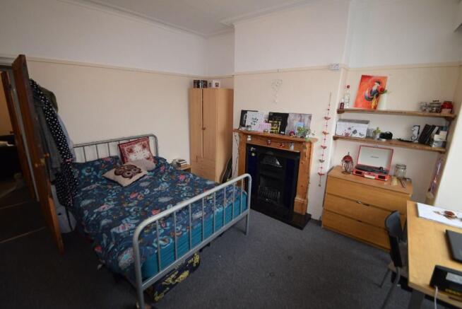 3 Bedroom Terraced House To Rent In Student House Onslow Road