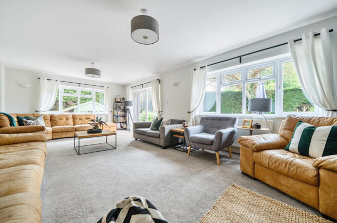 1300680-10-684834...