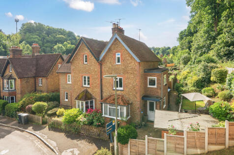Latimer Road, Godalming, Surrey, GU7