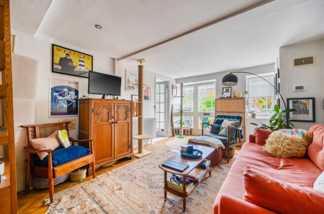 1382210-16-691738...