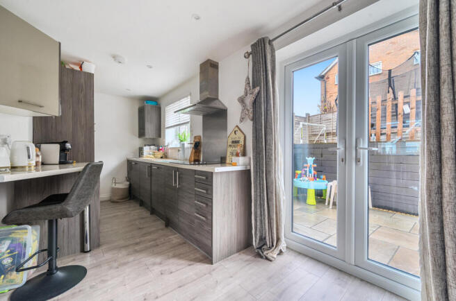 1383622-9-69246a6...