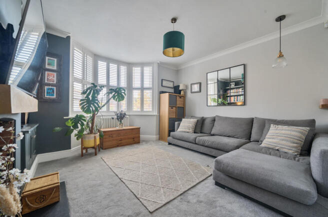 1372093-24-690343...