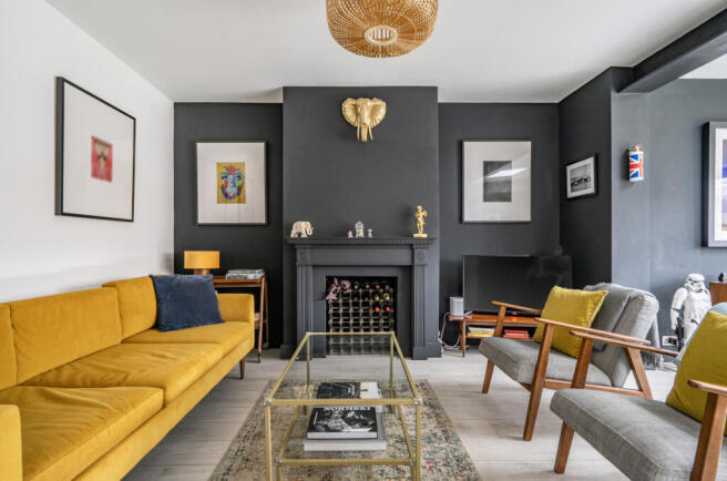 1399942-7-69690d4...