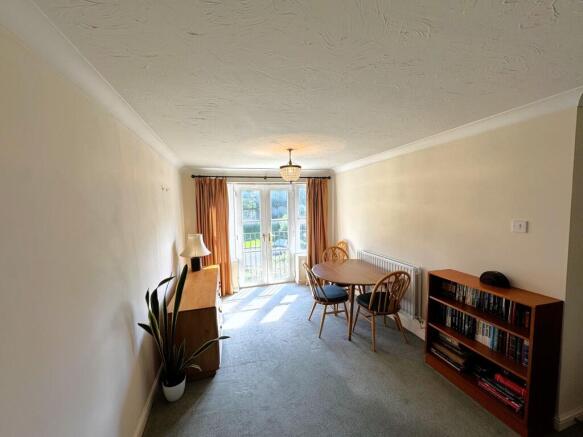 Living Room / Dining