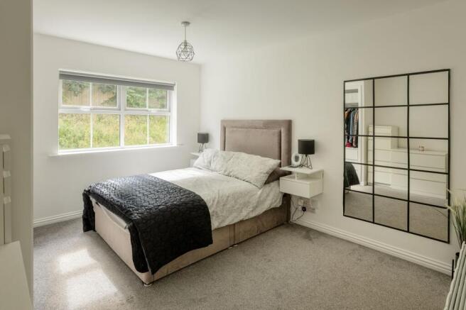 Master Bedroom with En-suite Shower Room