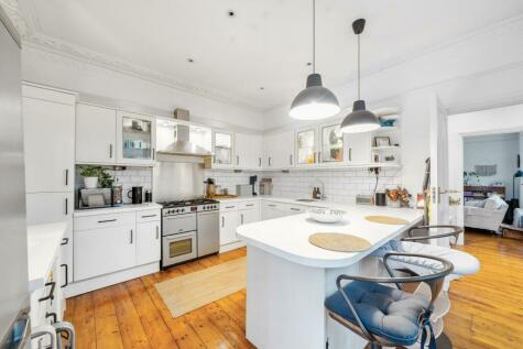 Brandram Road - 2 bedroom flat for sale