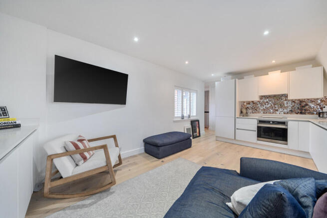 1400737-5-696e2a7...