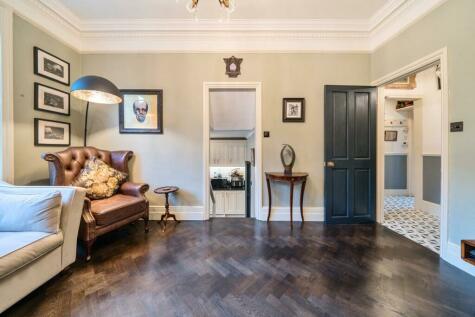 Chiswick - 1 bedroom flat for sale