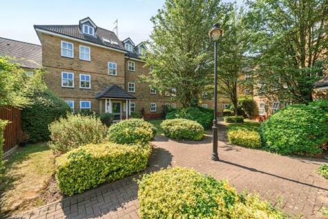 Alfred Close, Chiswick, London, W4