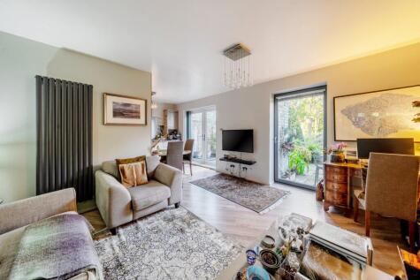 Cecile Park, Crouch End, London, N8