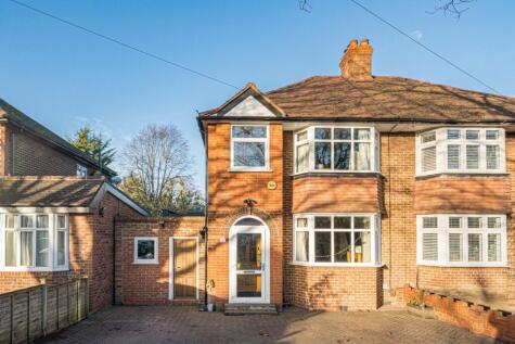 Mead Way, Bromley, Kent, BR2