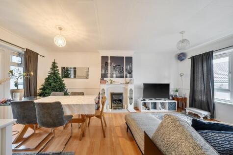 Larkfield Close, Hayes, BR2