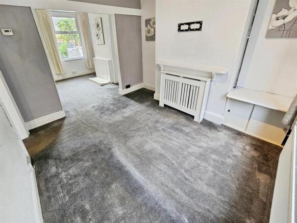 primechoiceproperties.co.uk lounge.jpg