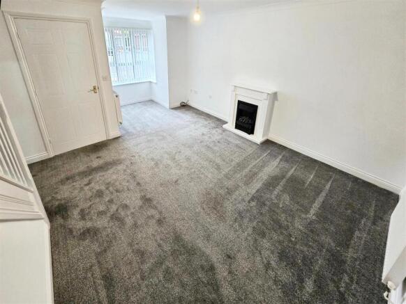 3-bed-semi-detached-house-rushden-aintree-drive-fr