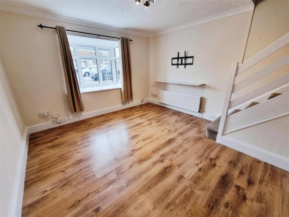 Living Room-Bedford-Prime Choice-Best Letting Agen