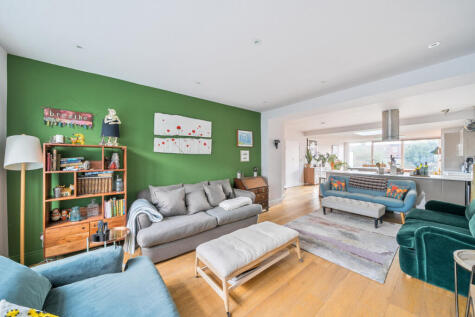 Torrington Gardens, Bounds Green, London, N11