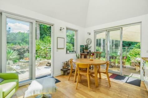 Peckham - 2 bedroom end of terrace house for sale