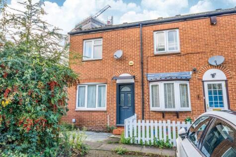 Cardine Mews, London, SE15