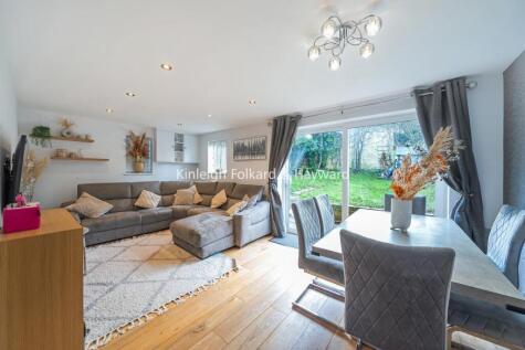 Lindal Crescent, Enfield, London, EN2