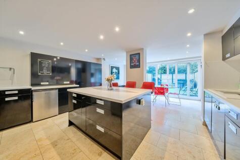 Lisle Close, London, SW17