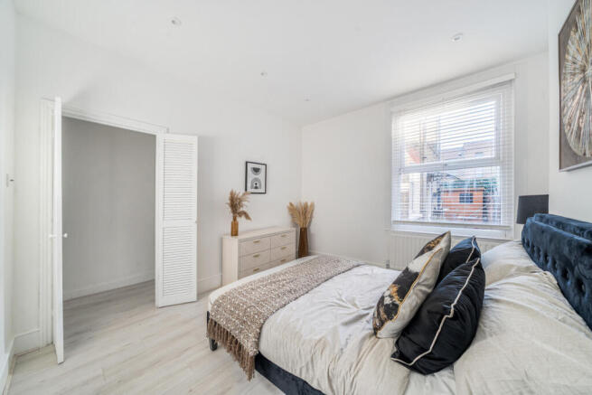 1402610-8-696f9ed...