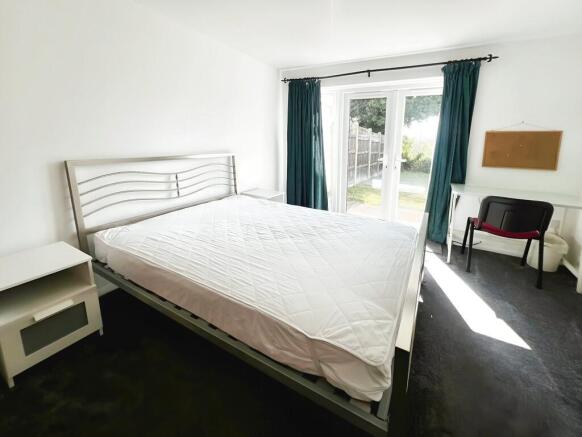 80e8a323-Bedroom ...