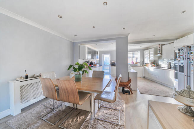 1404701-9-6979daa...