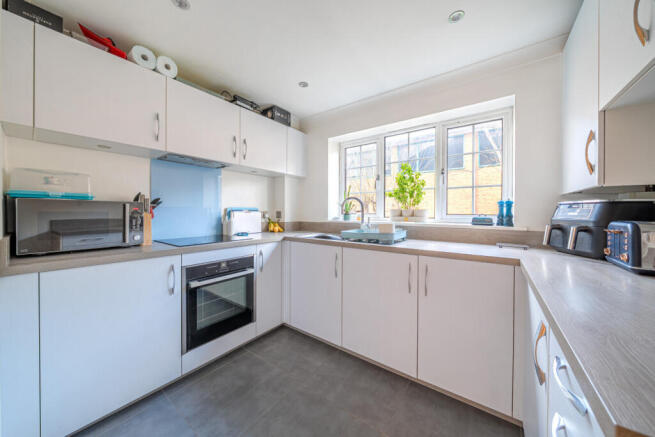 1395816-13-695e81...