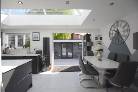 Ruby Street, Denton, M34