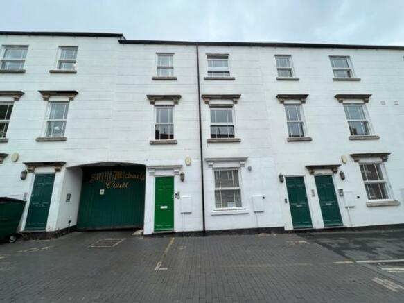 2 bedroom town house to rent Brookfields