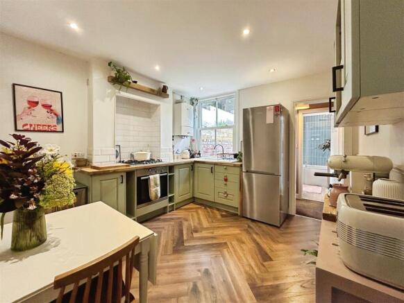 67f966b2-B-40F6-9E51-9D98C99152F2-7851-000004E47E7