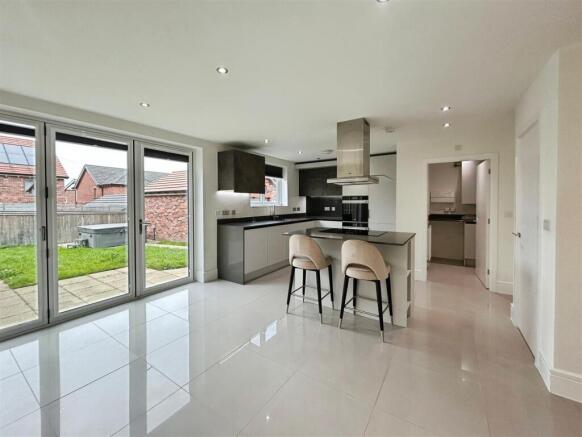 0f4b44bf-6-40B6-96FF-9AF51353401D-4217-000002556D9