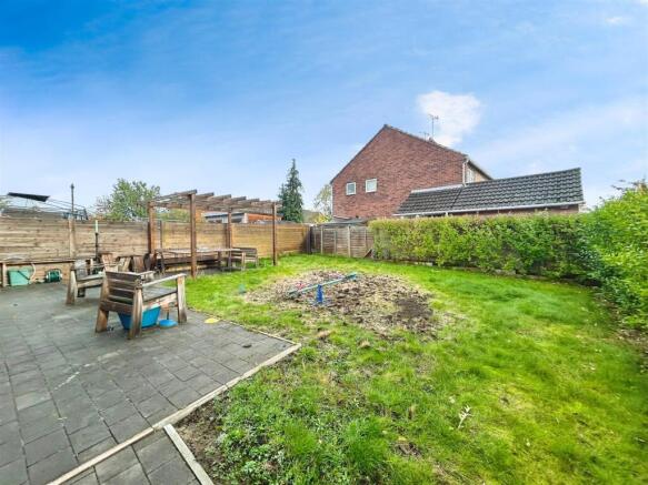 7ddab512--4477-8499-EC7CF6C76067-16123-00000BC305B