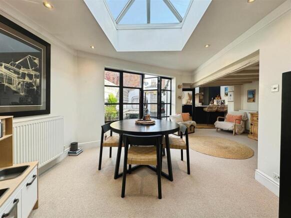 36b3c1dc--4F94-859F-3F4763F351B5-43241-00000C3CB13