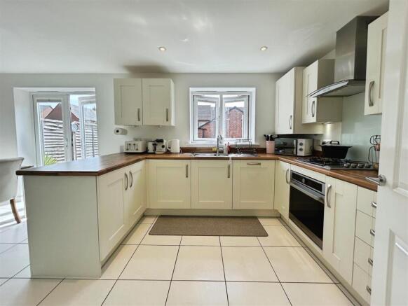 e5eda923-4-4A00-8ADF-FAFB1E5A120F-1141-000000E325B