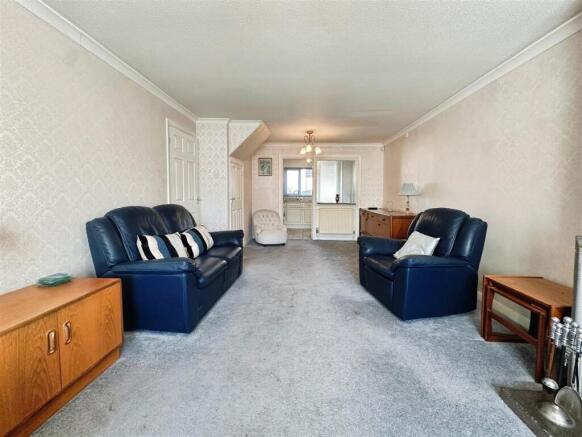 4e242fe2--4019-A658-0555C3D03114-63371-00002B9C7CC