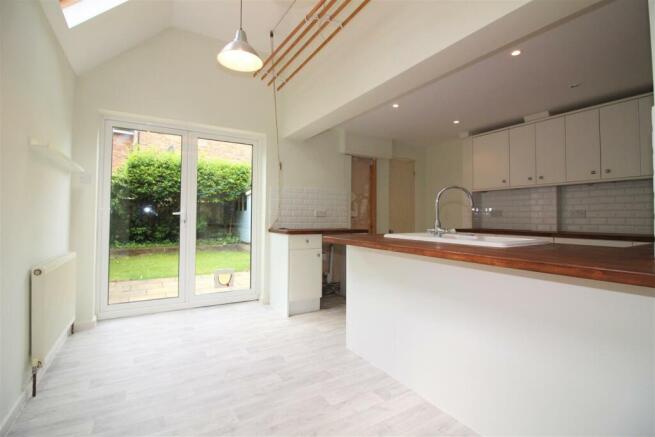KITCHEN DINER