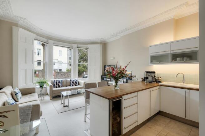 Kitchen ()