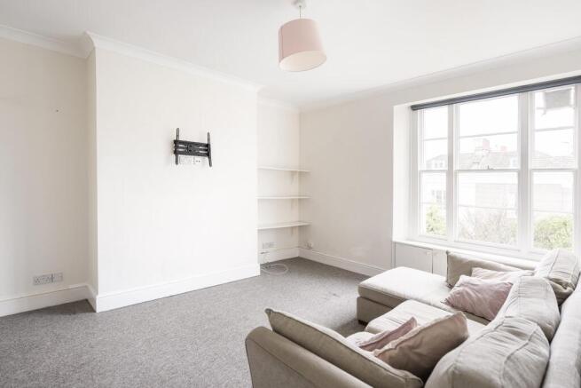 Living room ()